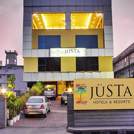 ​Justa Hyderabad Hotel ภายนอก รูปภาพ