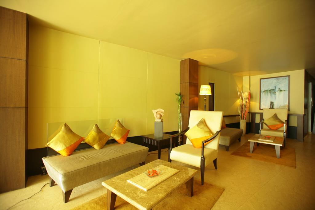 ​Justa Hyderabad Hotel ภายนอก รูปภาพ
