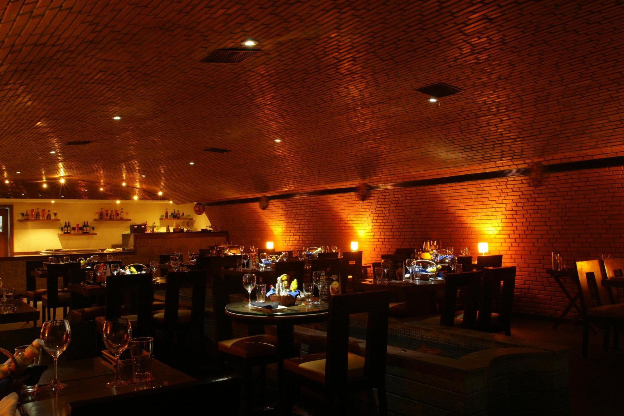 ​Justa Hyderabad Hotel ภายนอก รูปภาพ