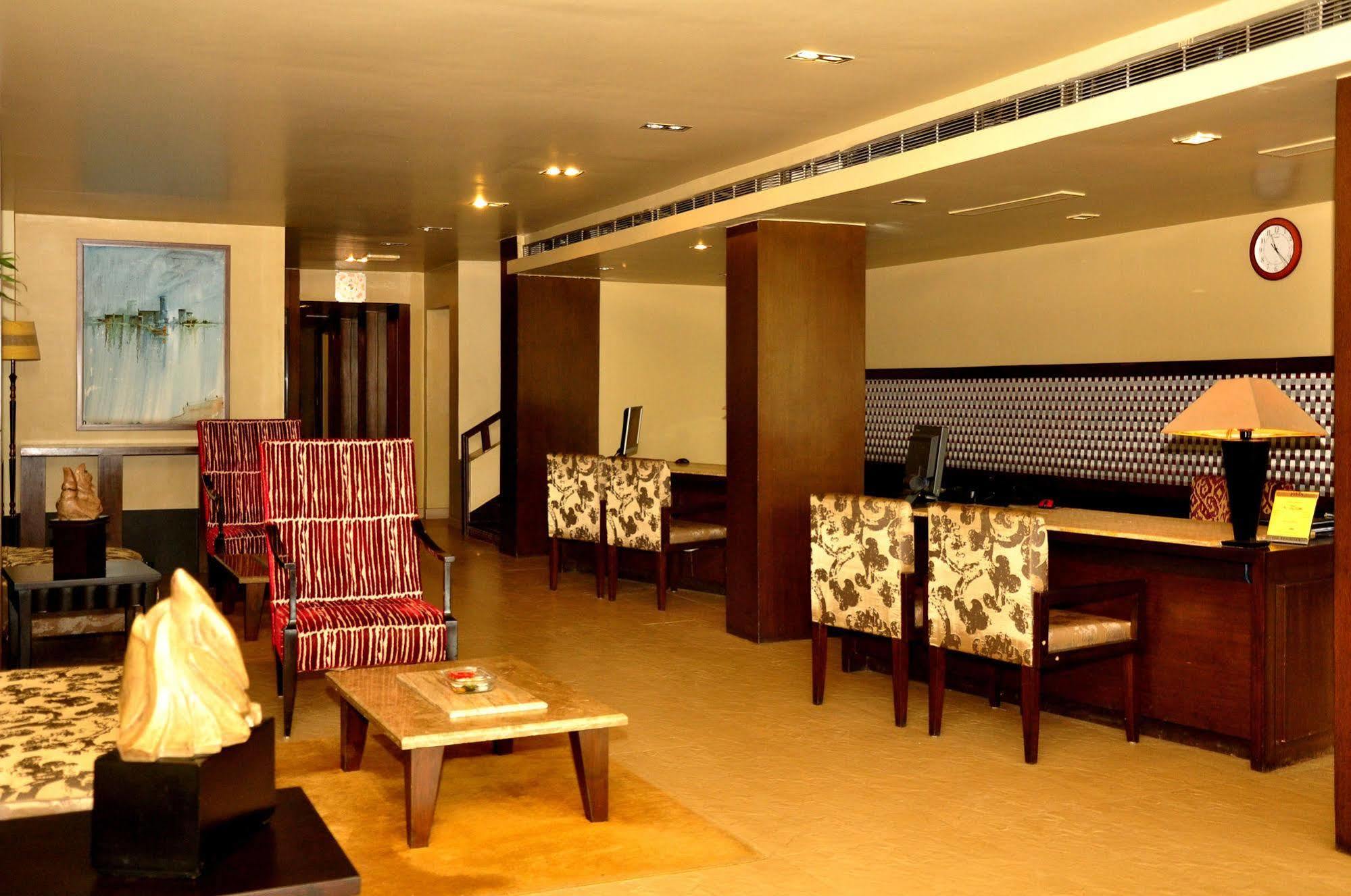 ​Justa Hyderabad Hotel ภายนอก รูปภาพ