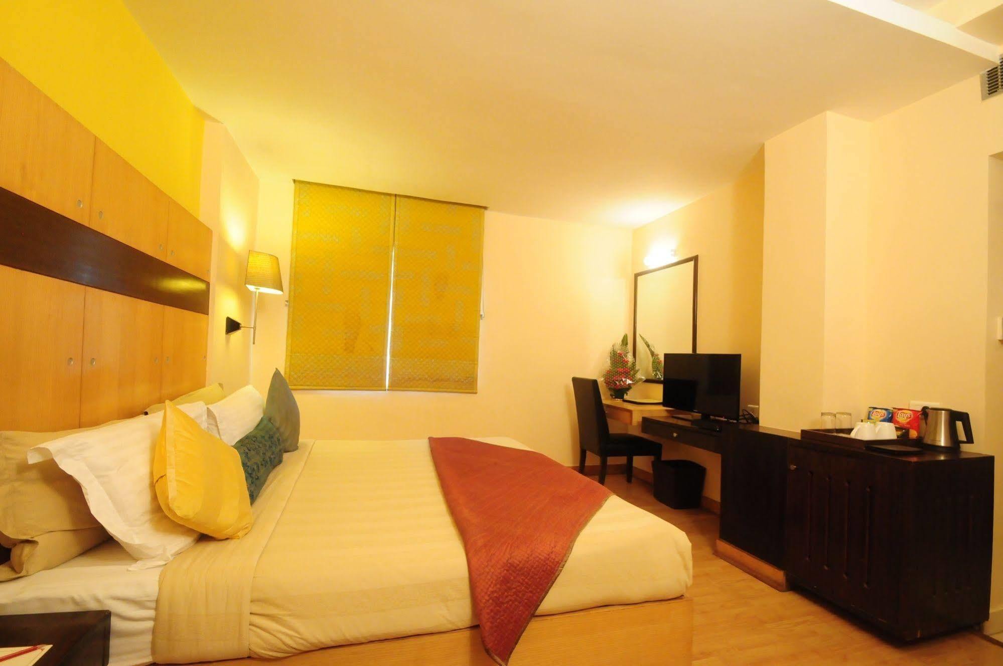 ​Justa Hyderabad Hotel ภายนอก รูปภาพ